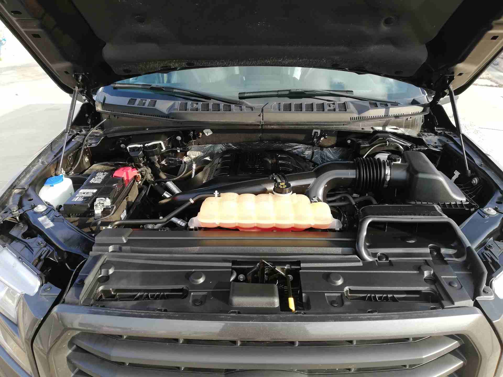 F150 4X4 2015
لا تنسَ أنك شاهدت هذا الإعلان في عنكبوت
موديل 2015
محرك 3500 twin turbo
جير ارضي...