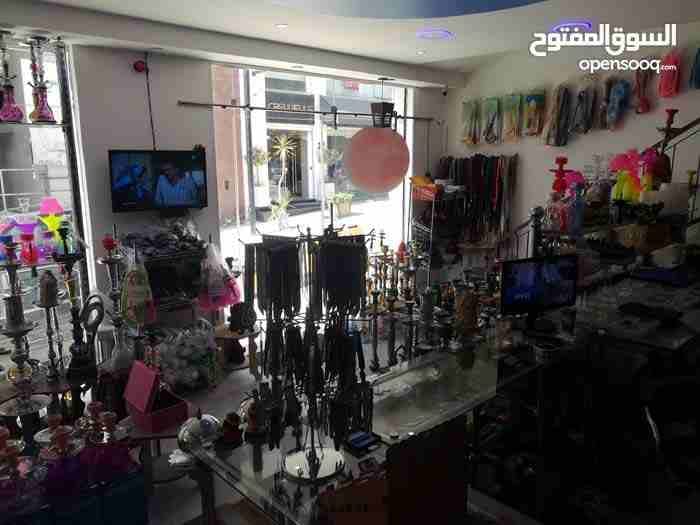 محل بالديكور أو كامل للبيع بالصويفية
لا تنسَ أنك شاهدت هذا الإعلان في عنكبوت
محل لوازم مدخن واراج...