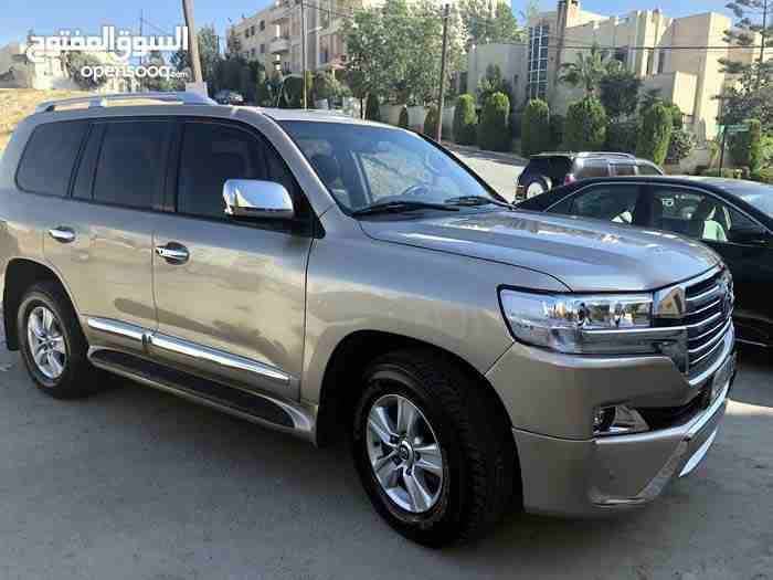 لاندكروزر V8 2008 محول 2017 فحص كامل
لا تنسَ أنك شاهدت هذا الإعلان في عنكبوت
تويوتا لاندكروزر
مود...