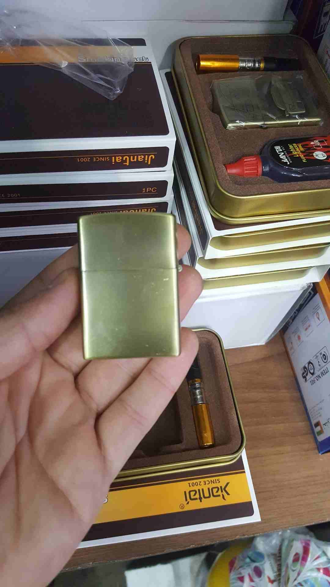 شروة قداحات فيوول كلاسيكي
لا تنسَ أنك شاهدت هذا الإعلان في عنكبوت
قداحة فيول كلاسيك
صناعة كورية...