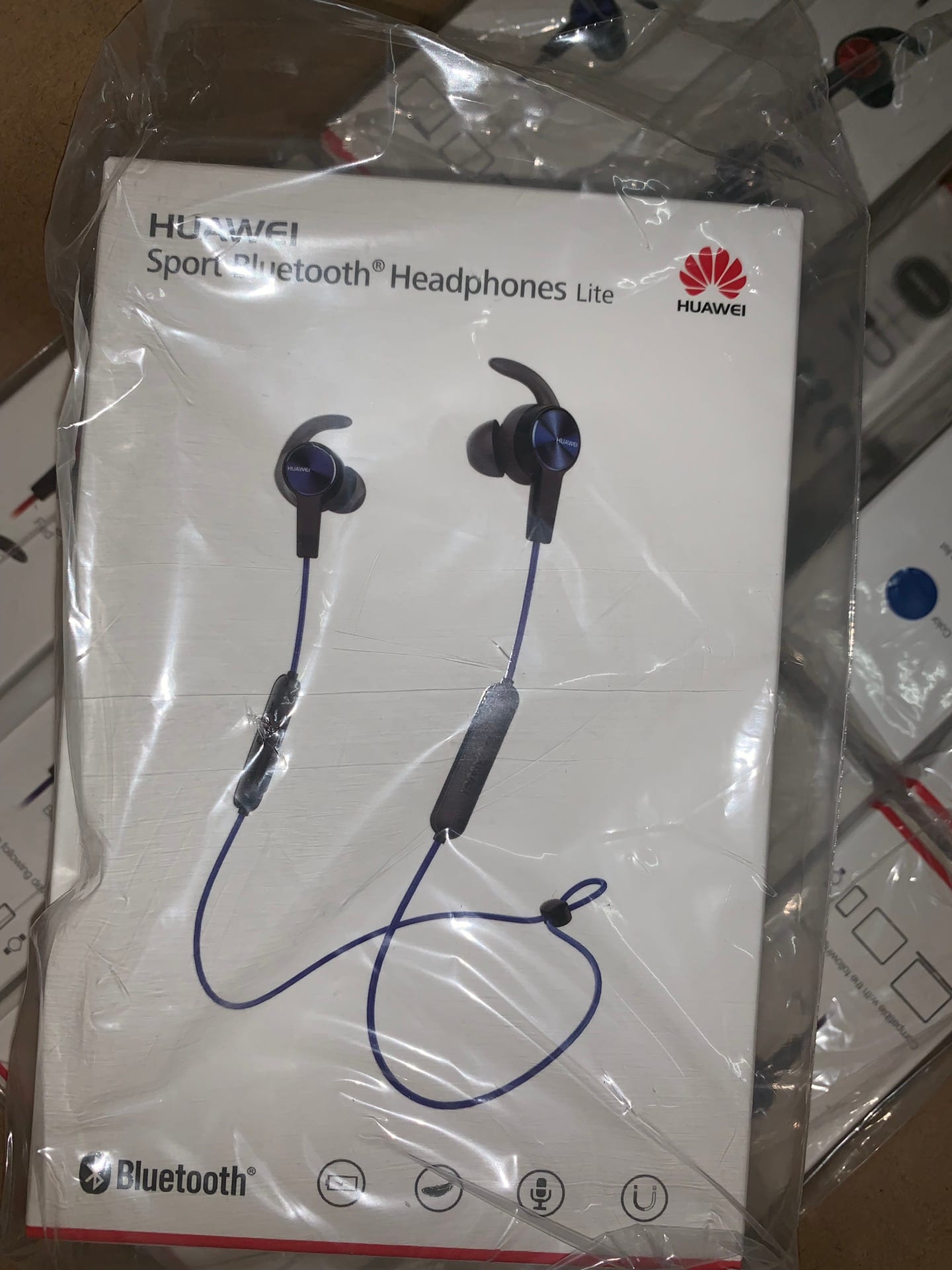 سماعة هواوي بلوتوث Huawei sport
لا تنسَ أنك شاهدت هذا الإعلان في عنكبوت
*بطاريه تدوم لمده 11...