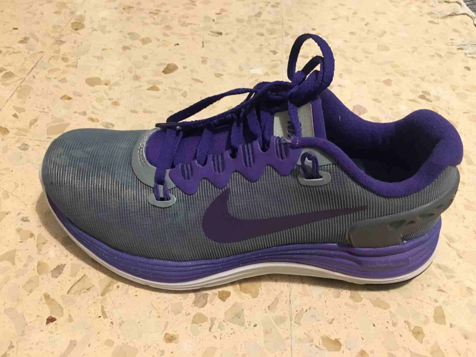 Brand New Nike Shoes
لا تنسَ أنك شاهدت هذا الإعلان في عنكبوت
Nike Lunarglide 5 Shielo Gray Purple...