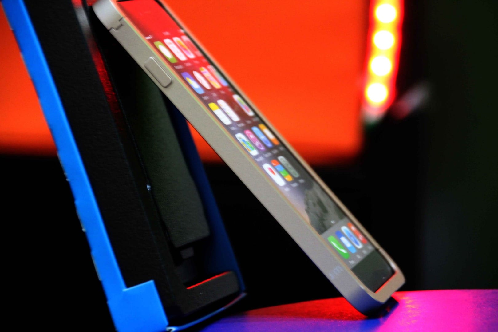 كفر جانبي ذهبي للايفون 6/7/8 بلص new iphone cover for 6 7 8 plus
لا تنسَ أنك شاهدت هذا الإعلان في عنكبوت...