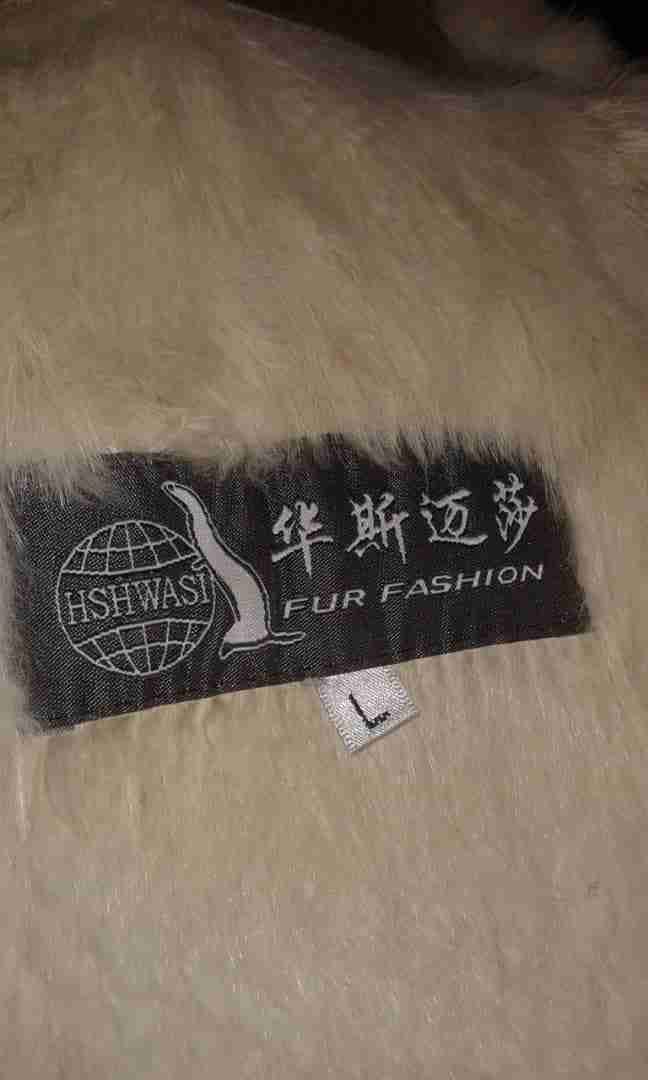جاكيت فرو فقمة ماركة عالمية
لا تنسَ أنك شاهدت هذا الإعلان في عنكبوت
فروة فقفة لم يلبس بعد
ر...