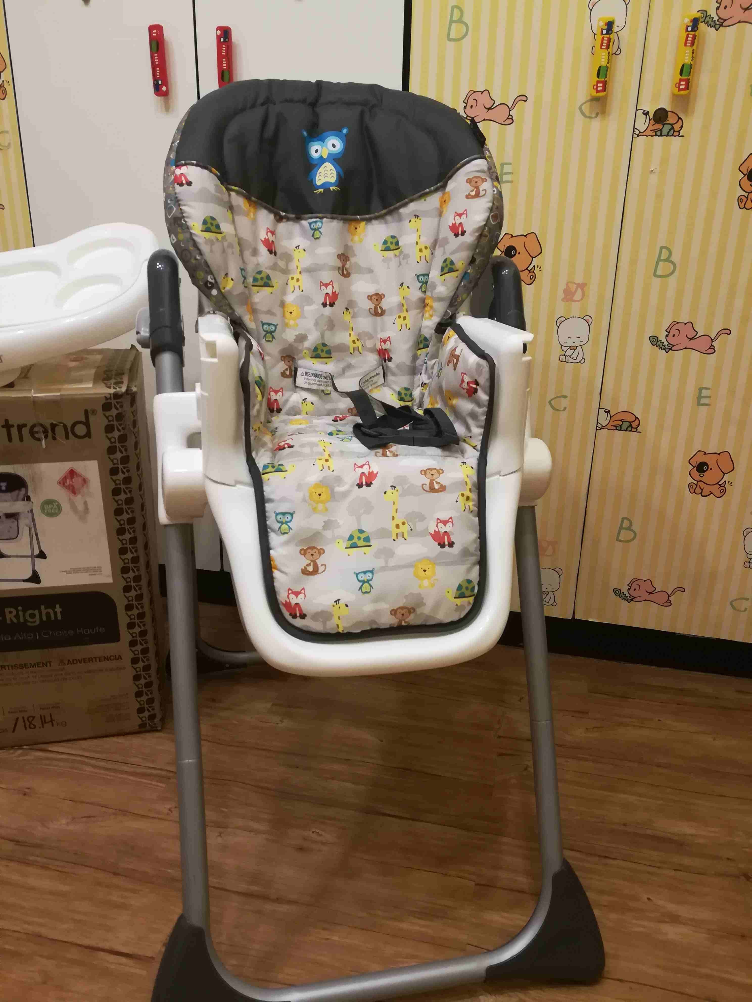 كرسي طعام جديد
لا تنسَ أنك شاهدت هذا الإعلان في عنكبوت
كرسي طعام baby trend
أمريكي ..جديد بالكرتو...