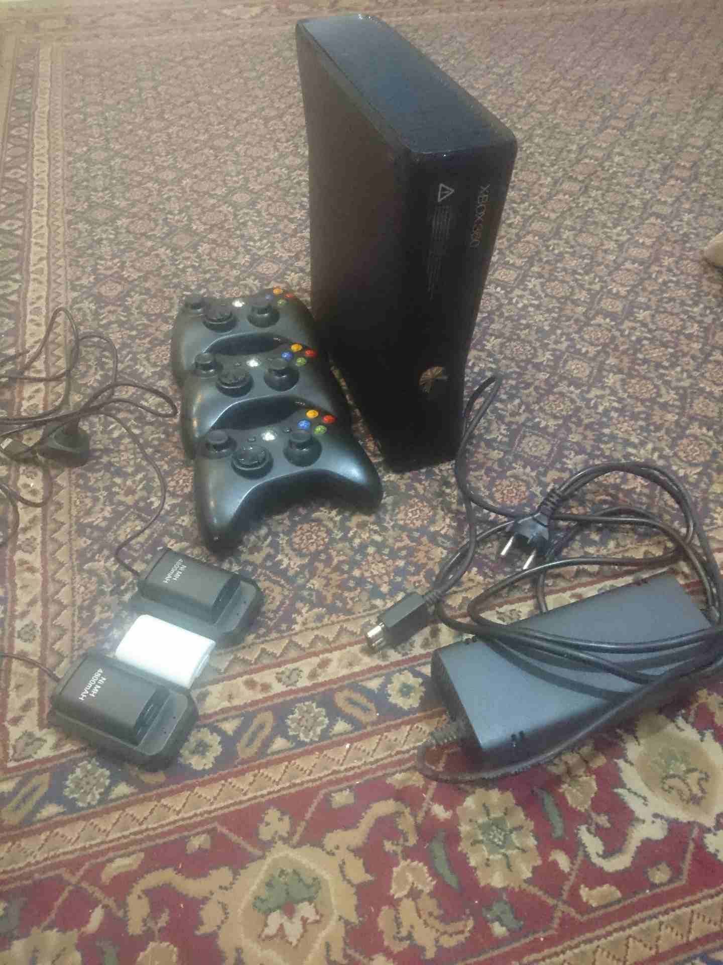 جهاز Xbox 360 مع اغراض كثيره للبيع فقط غير قابل للبدل
لا تنسَ أنك شاهدت هذا الإعلان في عنكبوت
Xbo...