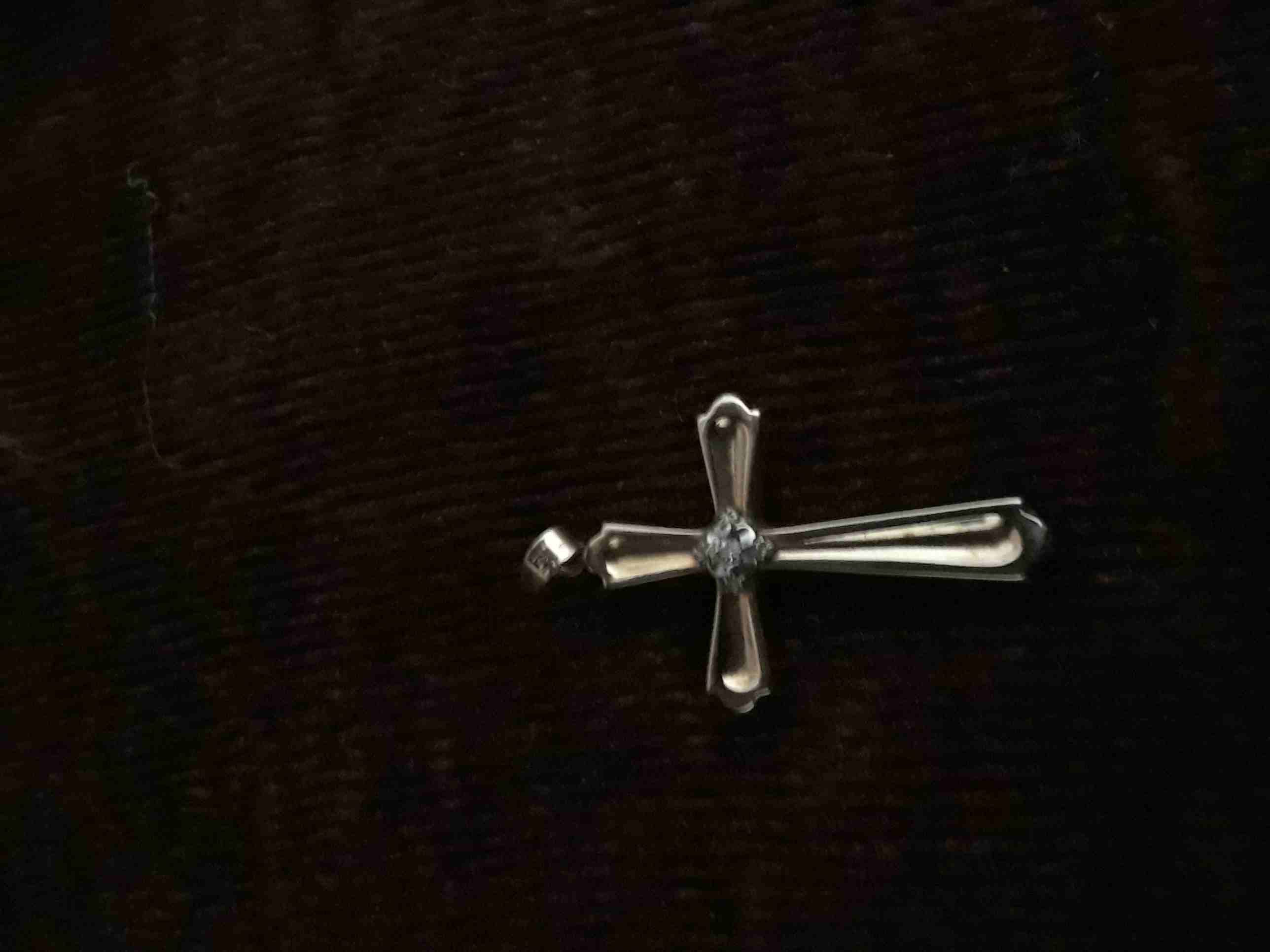 تعليقه صليب
لا تنسَ أنك شاهدت هذا الإعلان في عنكبوت
gold14k wth diamond...