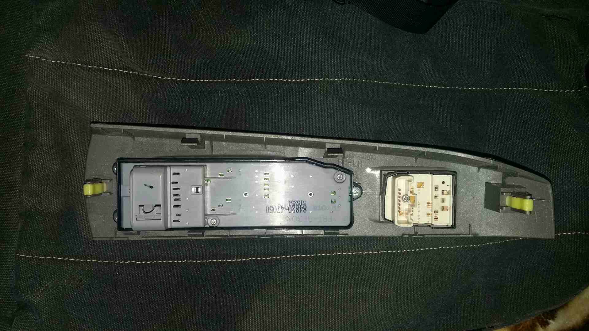 مجموعة تحكم كبسات للبريوس 2009 (الاصلي )
لا تنسَ أنك شاهدت هذا الإعلان في عنكبوت
مجموعة تحكم كبسا...