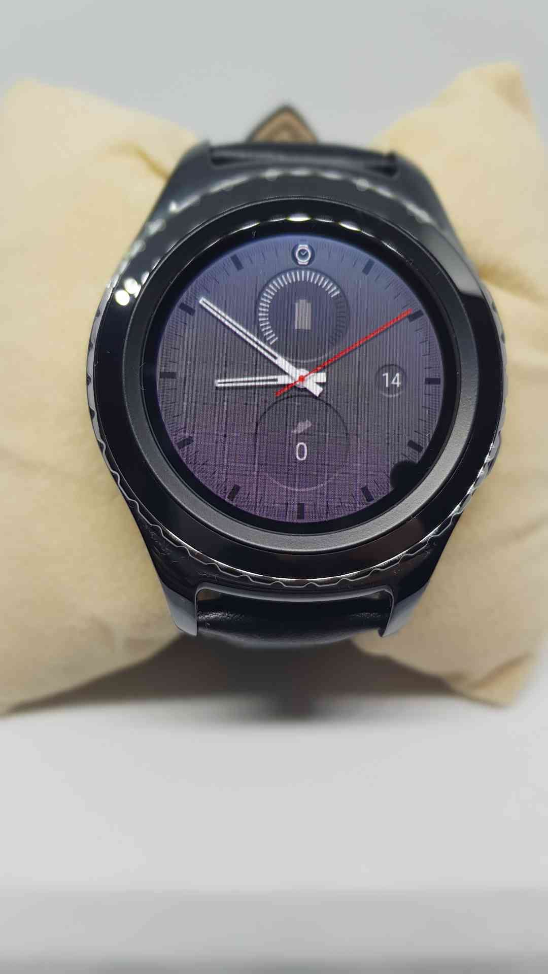 GEAR S2 SPORT WITH LOUD SPEAKERمع سماعه خارجية للتحدث مكالمات والتنبيهات
لا تنسَ أنك شاهدت هذا الإعلان في عنكبوت...