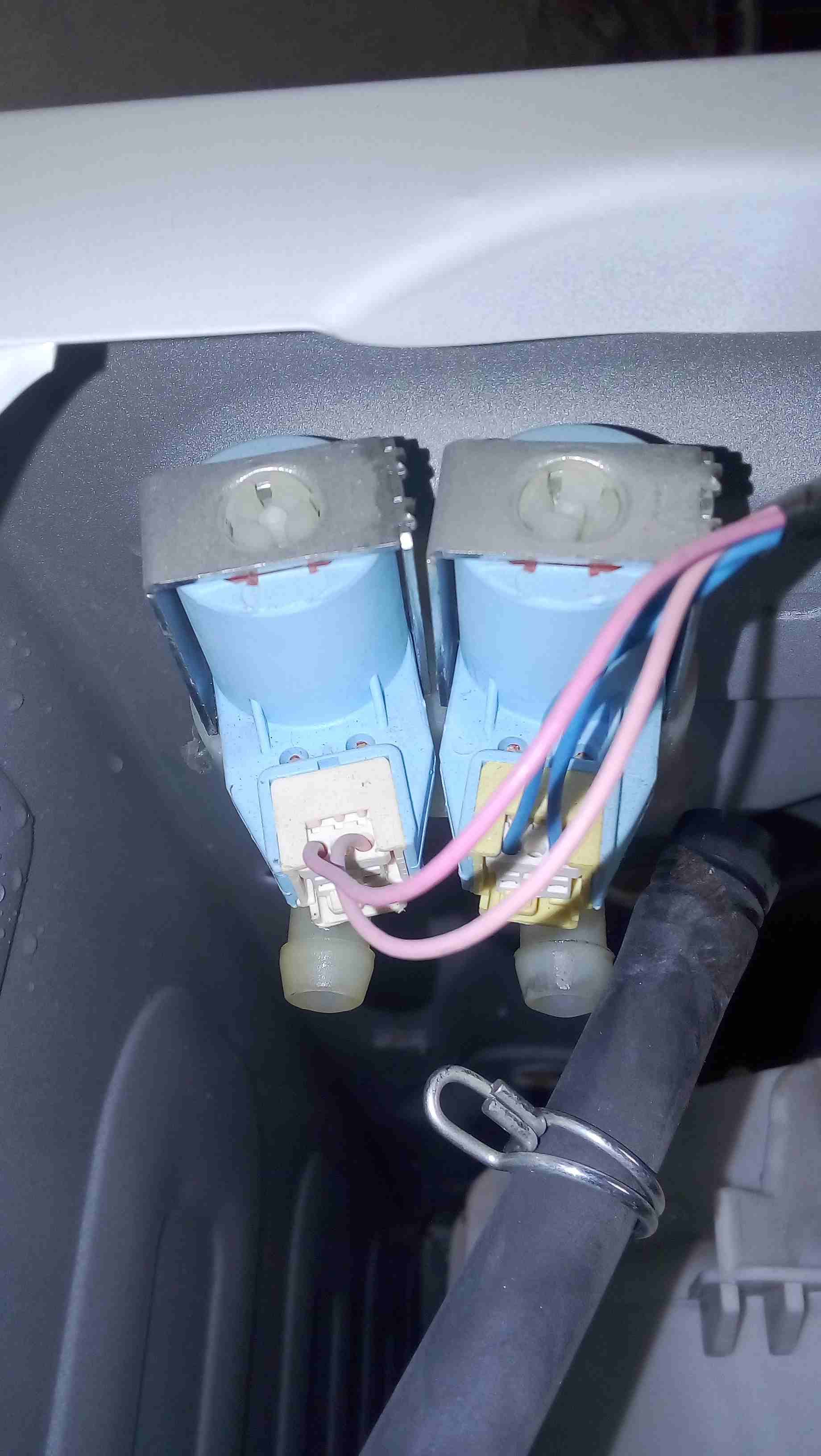 صيانة جميع أنواع غسالات اتوماتيك وا ثلاجات وا جاليات داخل منزل جميع مناطق
لا تنسَ أنك شاهدت هذا الإعلان في عنكبوت...