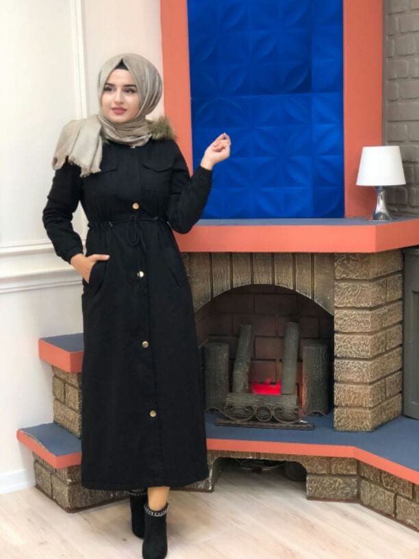 أسود . خمري . زيتي . عسلي . نيلي غامق
مقاساتهم
38.40.42.44.46.48
مقاسات حجم صغير 38jd
من 38 ل 44
مقاسات حجم كبير 42jd من 46 ل52