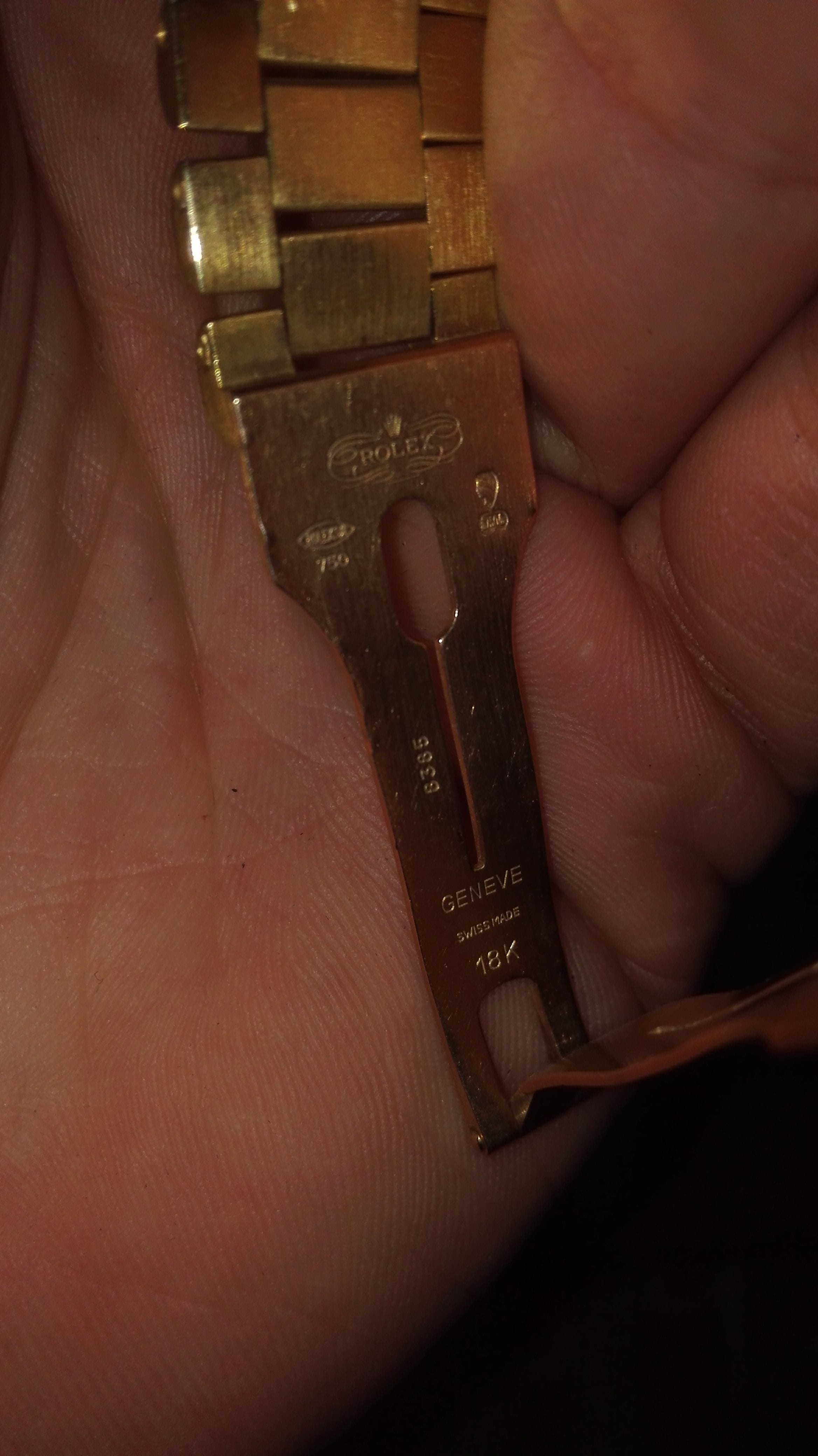 ساعة رولكس أصلية ذهب و ألماس Rolex gold with Diamond
لا تنسَ أنك شاهدت هذا الإعلان في عنكبوت...