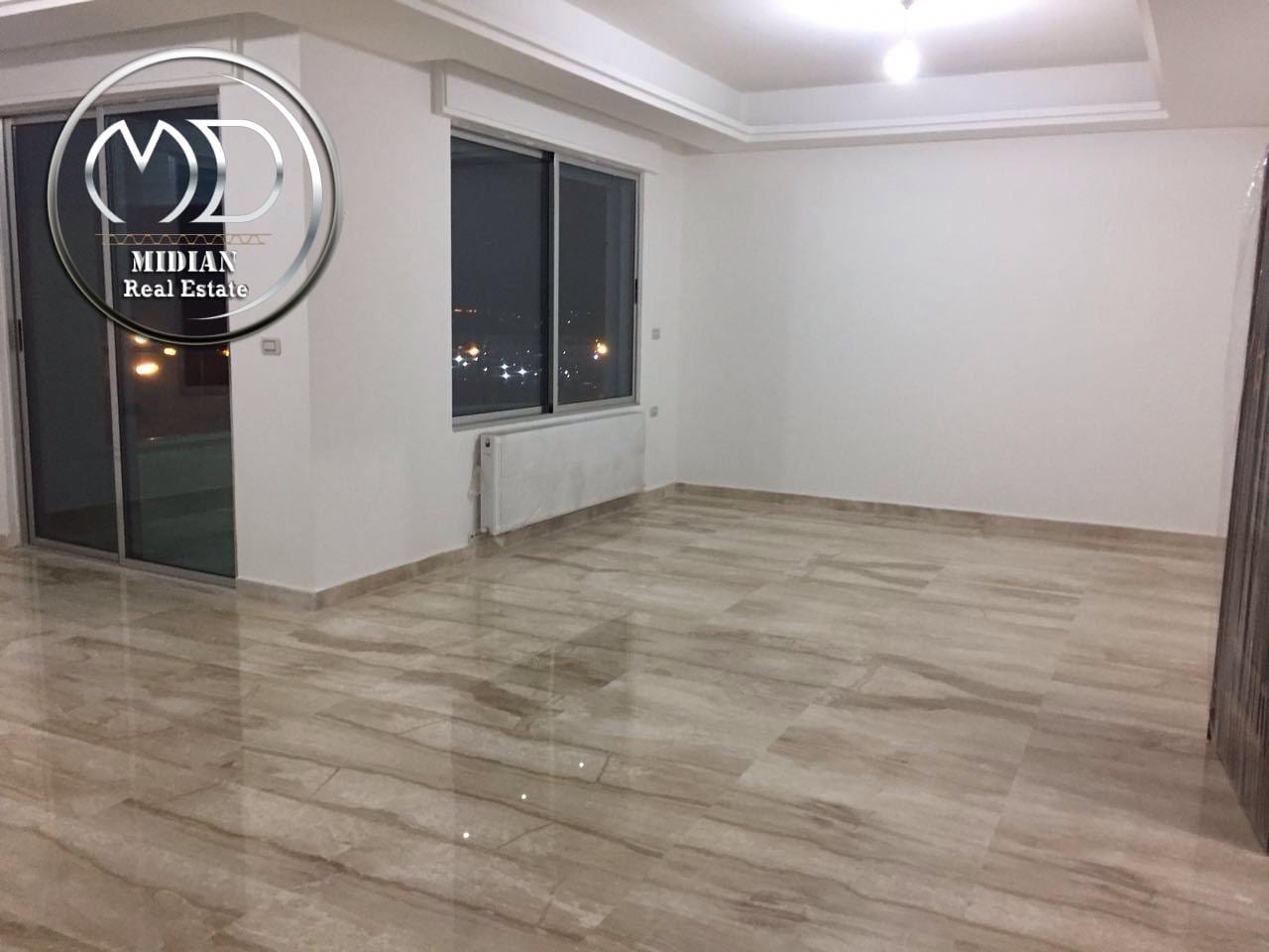 شقه فارغه جديده للبيع خلدا قرب الهمشري مساحه 285م سوبر ديلوكس
لا تنسَ أنك شاهدت هذا الإعلان في عنكبوت...