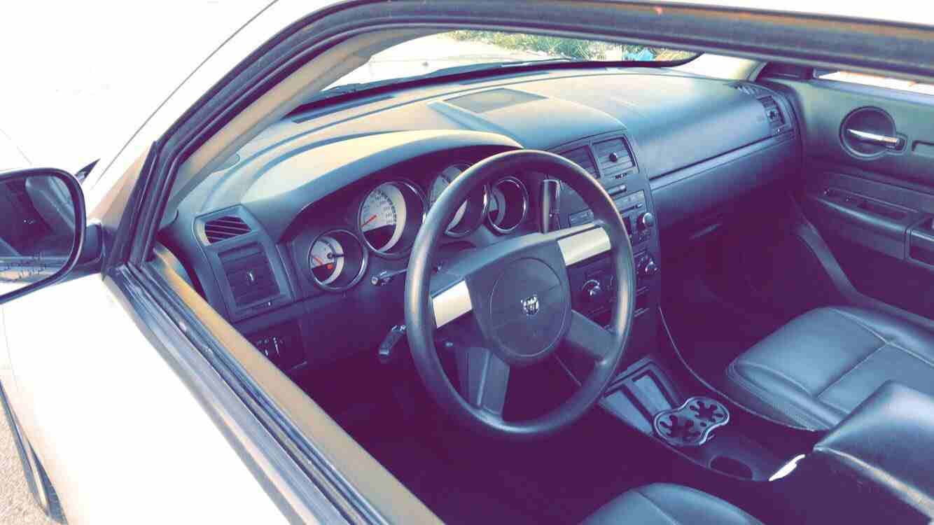 دوج تشارجر SRT8 2010 .
لا تنسَ أنك شاهدت هذا الإعلان في عنكبوت
دودج تشارجر 2010 SRT8 ماتور و جير...
