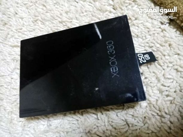 اكس بوكس 360 للبيع بحالة جيدة جدا بدون اي عطل جميع القطع اصلية.
معدلة(يعني السيدي بدينار او دينارين) ، 250gb ، ايدتين اصليات ، جميع الوصلات ، كاميرا ، عليها حساب اون لاين......السعر 150 وان شاء الله م...