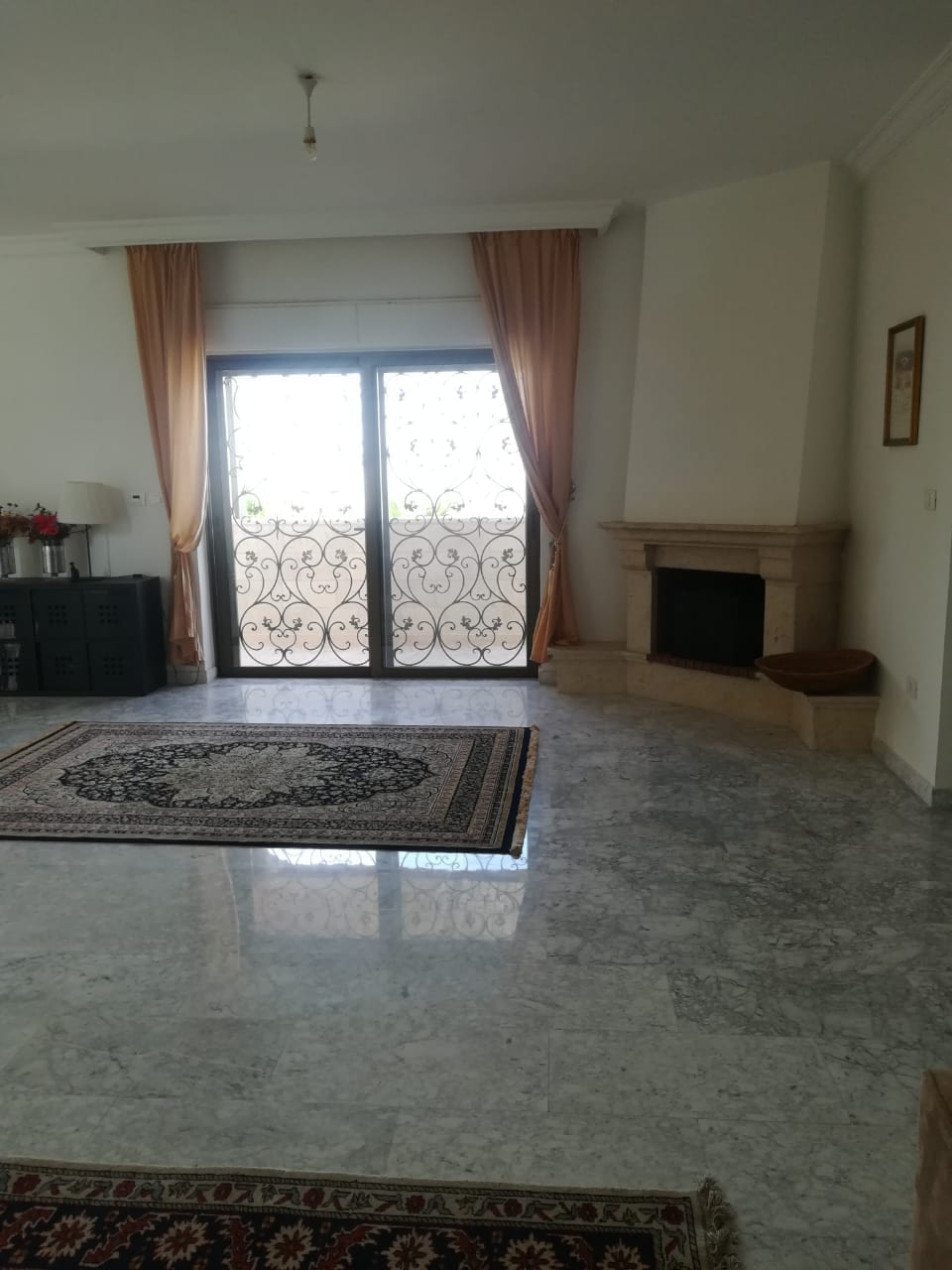 فيلا للبيع دوبلكس شبه قصر بسعر الارض فقط تشطيبات فاخرة
لا تنسَ أنك شاهدت هذا الإعلان في عنكبوت...