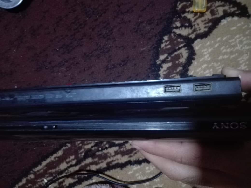 بلستيشن 3. للبيع مع ايدتين وسيديتين 130
لا تنسَ أنك شاهدت هذا الإعلان في عنكبوت
بلستيشن 3...