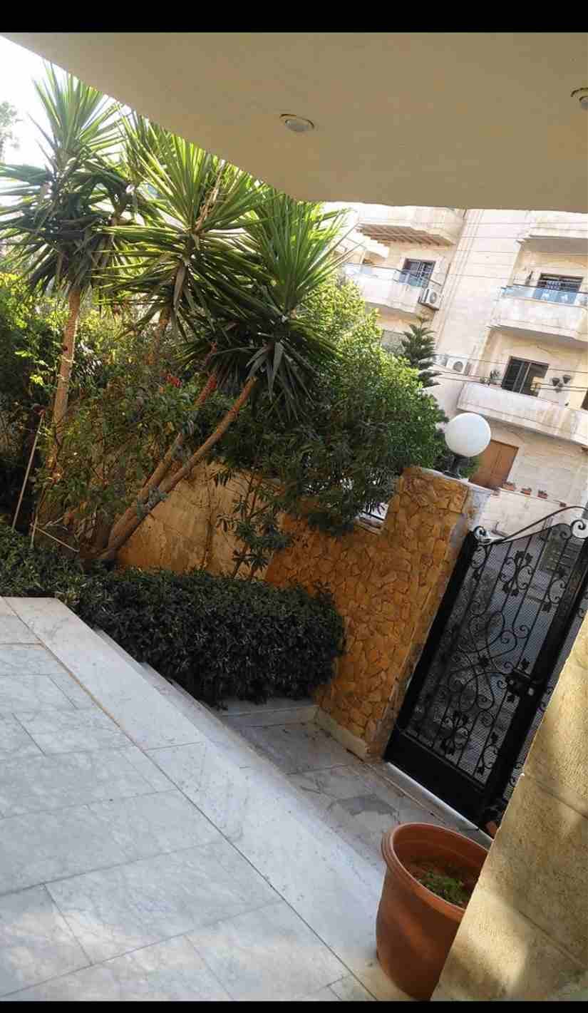 فيلا 380م بالصويفية للبيع
لا تنسَ أنك شاهدت هذا الإعلان في عنكبوت
الموقع كامل للبيع بمساحة 845 م...