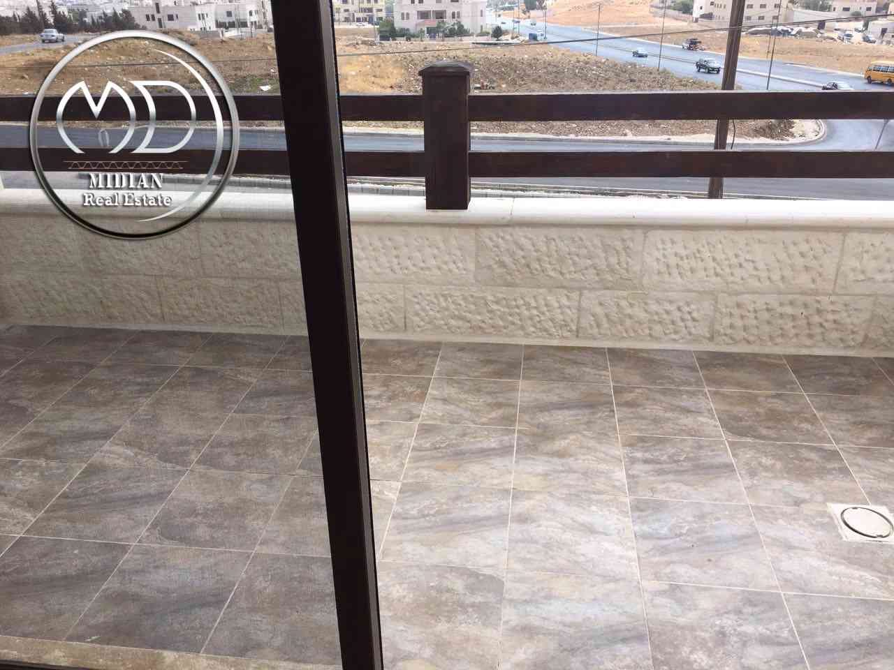 فيلا دوبلكس فارغه للبيع او للايجار في الظهير مساحه البناء 600م مع ترس وحديقه تشطيبات فاخرة
لا تنسَ أنك شاهدت هذا الإعلان في عنكبوت...