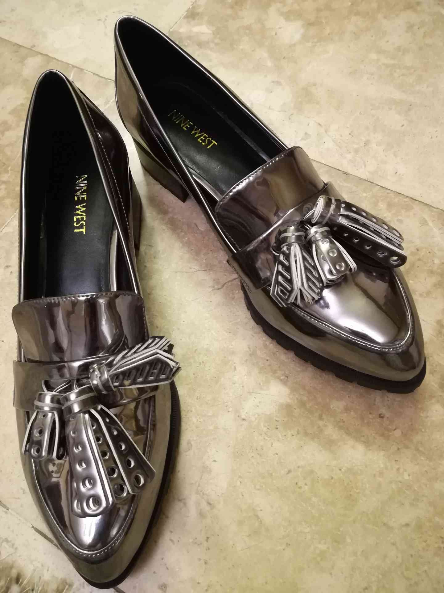 حذاء جديد نسائي nine west قياس 39_40
لا تنسَ أنك شاهدت هذا الإعلان في عنكبوت
للتواصل عالخاص...