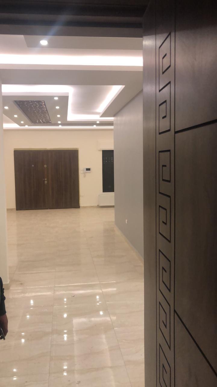 شقق فاخرة في اجمل مناطق مرج الحمام على طريق المطار
لا تنسَ أنك شاهدت هذا الإعلان في عنكبوت
شق...