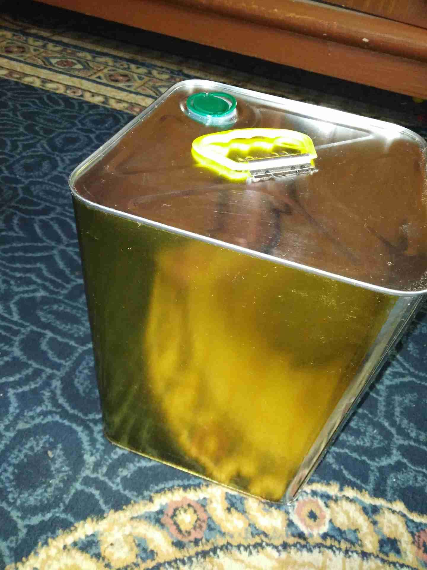 نص تنكة زيت. زيت بلدي
لا تنسَ أنك شاهدت هذا الإعلان في عنكبوت
50 د. كاش زيت مضمون 100%...
