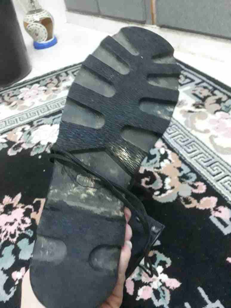 بسطار جديد مش ملبوس
لا تنسَ أنك شاهدت هذا الإعلان في عنكبوت
اربد...