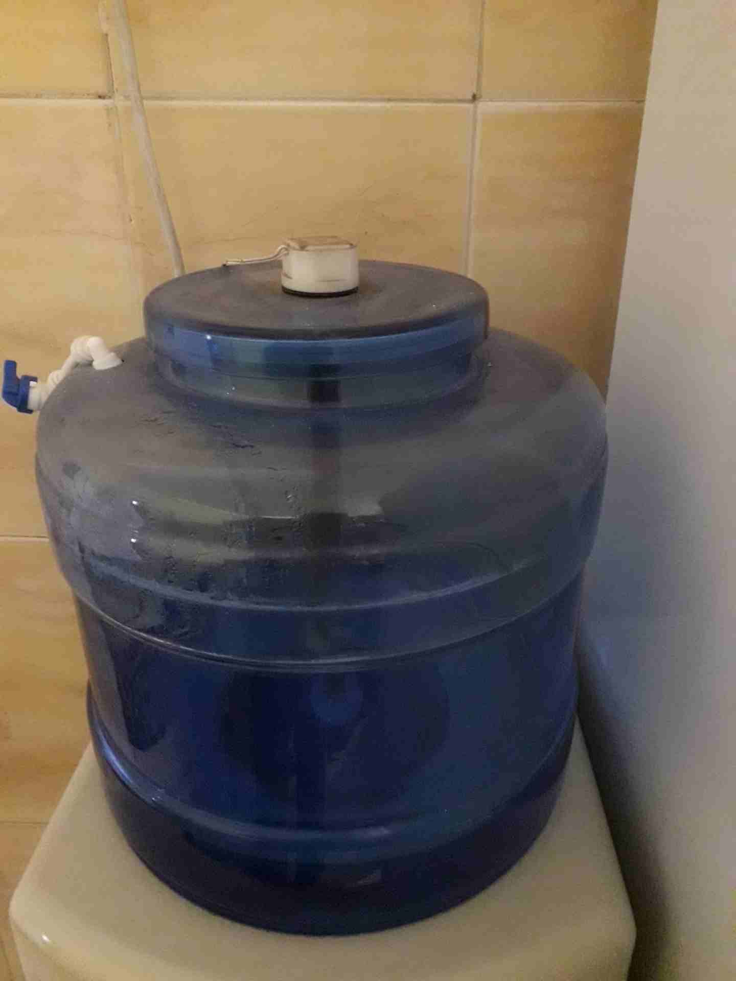 قارورة زجاج ..كولر
لا تنسَ أنك شاهدت هذا الإعلان في عنكبوت
يوجد قارورة زجاج للبيع بحاله جيده..م...