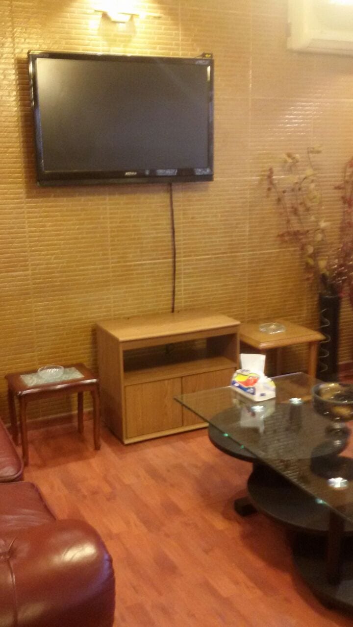 اثاث مكتب فاخر
لا تنسَ أنك شاهدت هذا الإعلان في عنكبوت
اثاث مكتب فاخر للبيع عبارة عن :
طقم جل...