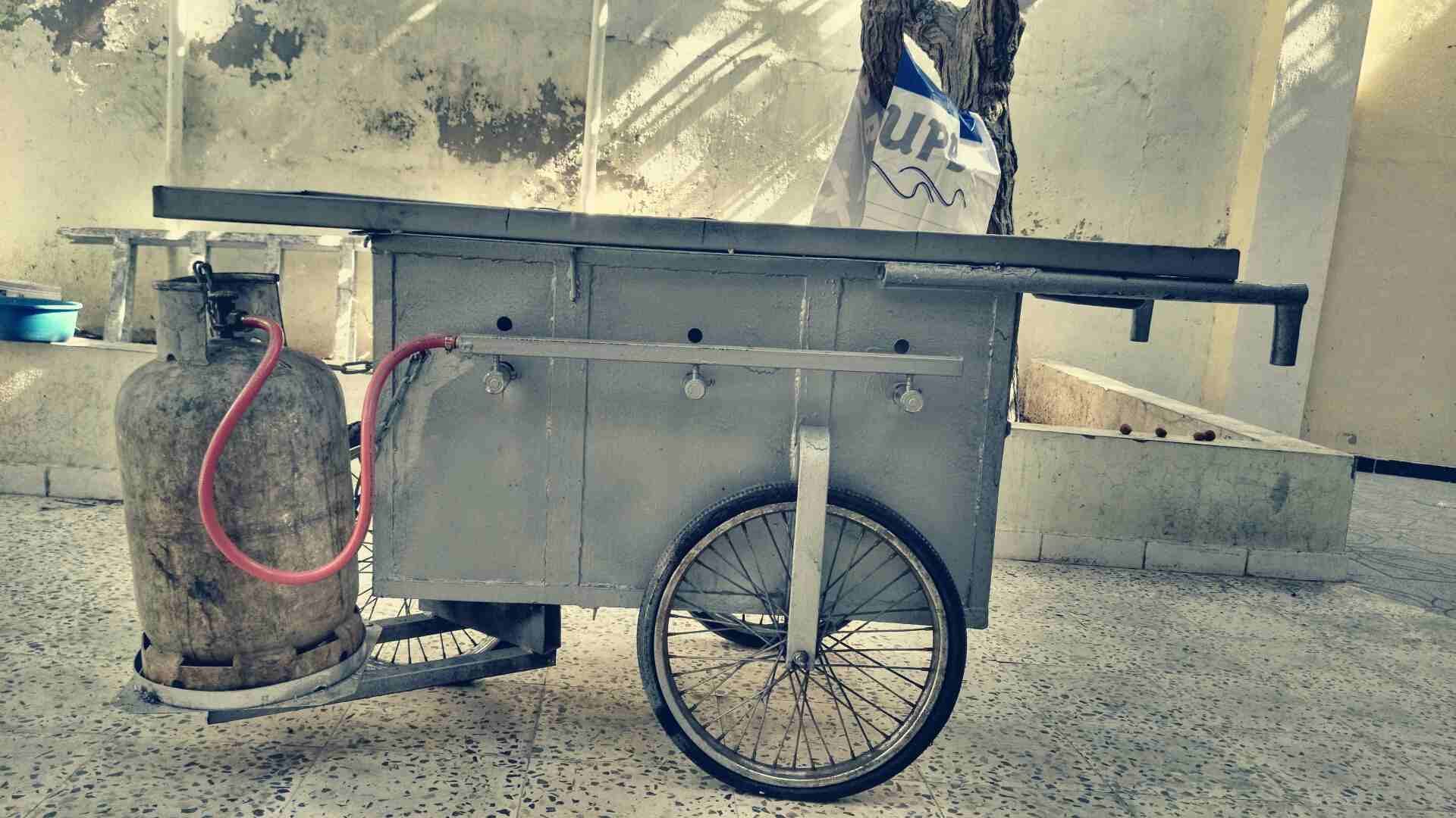 عرباية امفصلة على 2 مقلى و طنجرة ذرة
لا تنسَ أنك شاهدت هذا الإعلان في عنكبوت
العرباية بتتكون من ث...