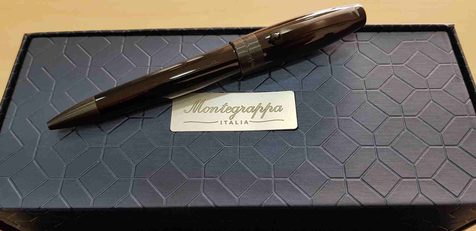 قلم مونتيجراببا فورتونا ايطاليا Montegrappa Fortuna Italia
لا تنسَ أنك شاهدت هذا الإعلان في عنكبوت...