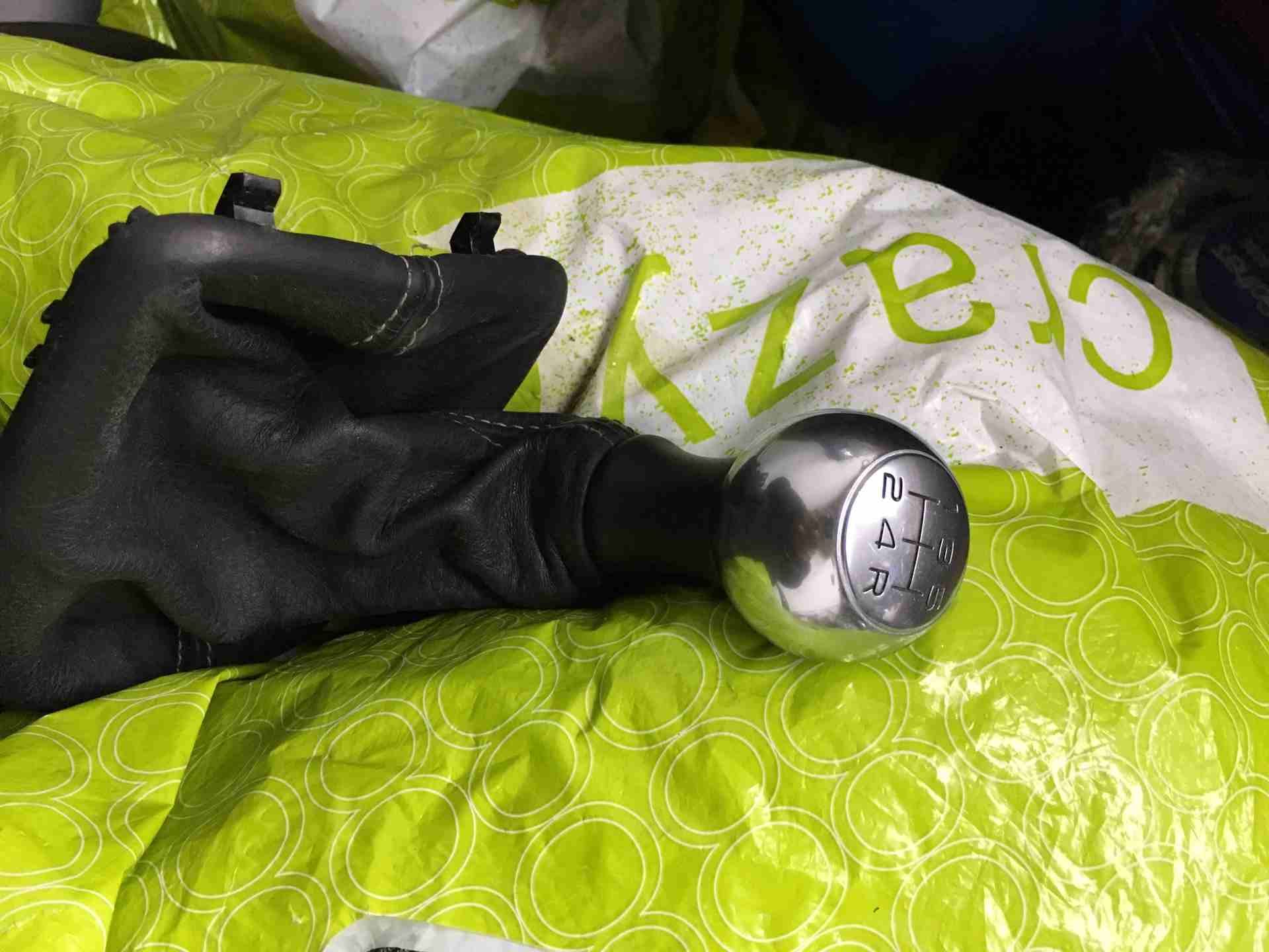 مجموعة طبة جير Shift Knob أصليات مميزة
لا تنسَ أنك شاهدت هذا الإعلان في عنكبوت
وارد اليابان . الا...