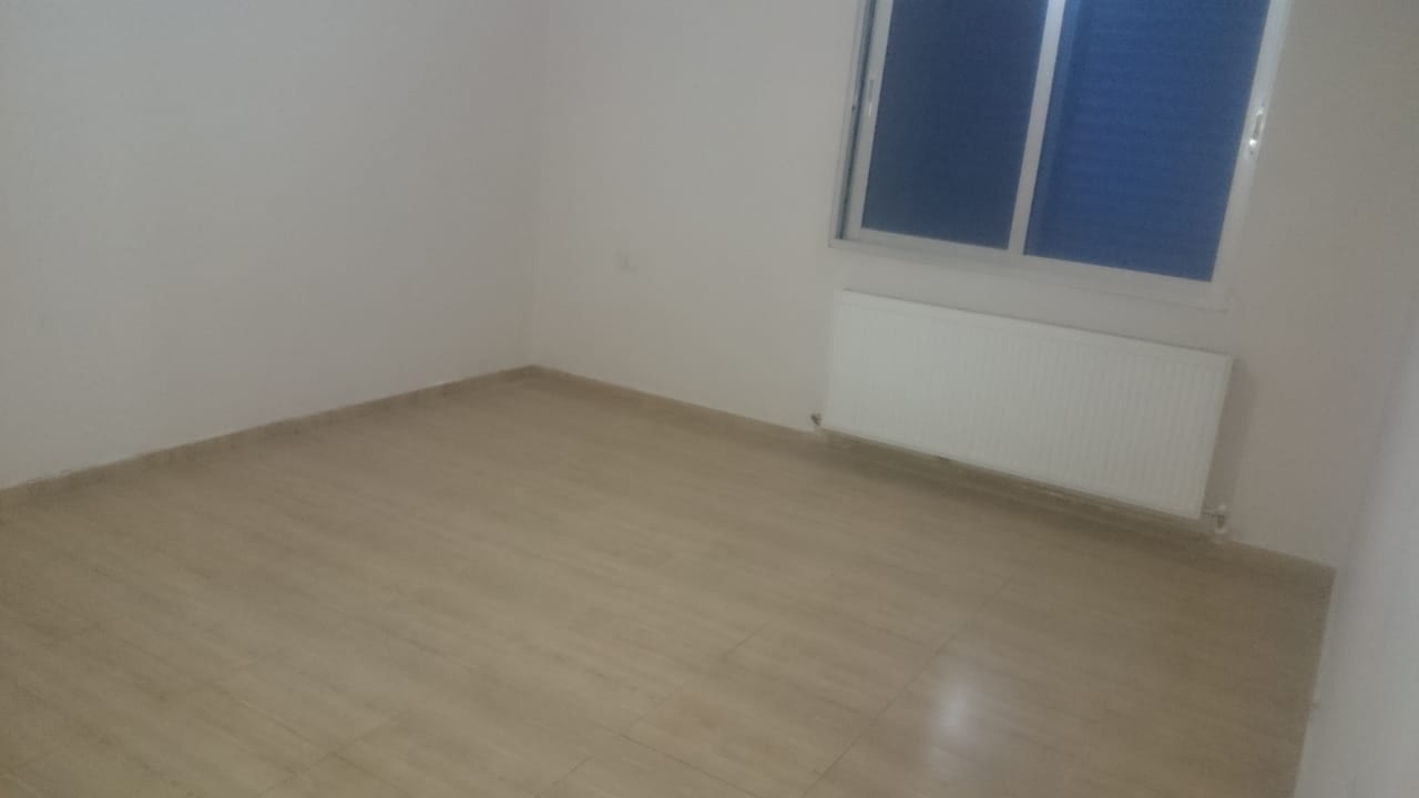 شقه ارضيه في خلدا 3نوم (375)
لا تنسَ أنك شاهدت هذا الإعلان في عنكبوت
ارضيه مع حديقه كراج خاص...