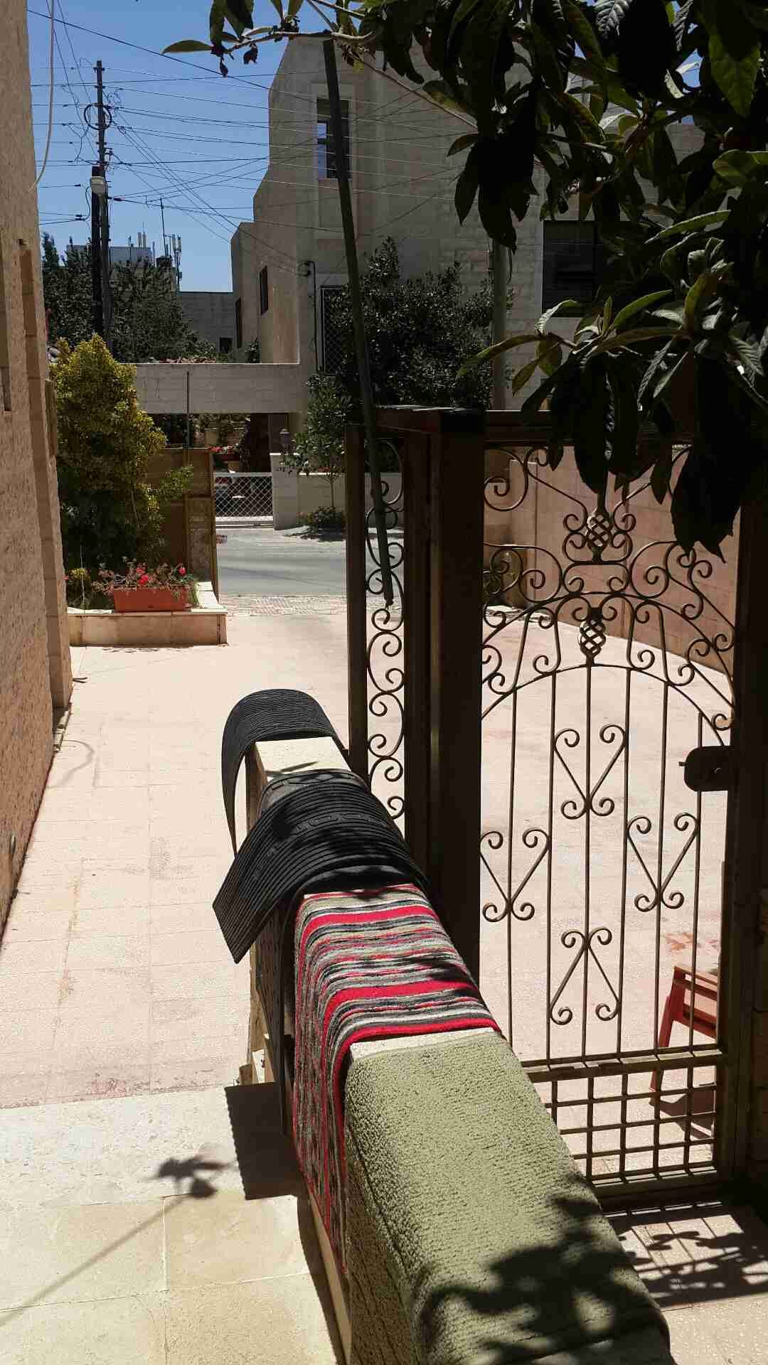 فيلا للبيع خلدا خلف المدارس الانجليزيه مساحه الأرض 400م البناء 350
لا تنسَ أنك شاهدت هذا الإعلان في عنكبوت...