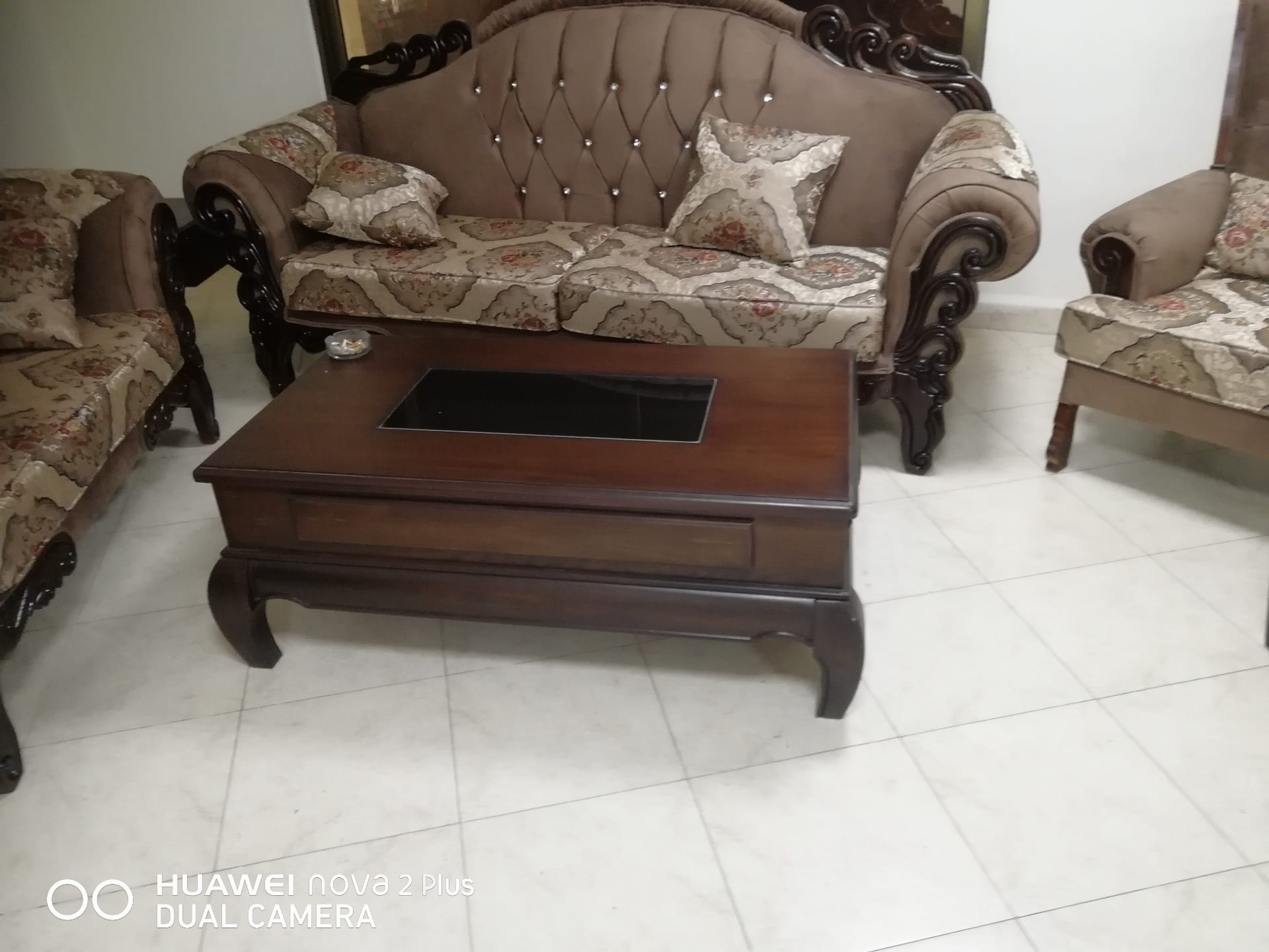 طقم وسط العنكبوت
لا تنسَ أنك شاهدت هذا الإعلان في عنكبوت
للاستفسار مفروشات فلسطين هاتف 079530...