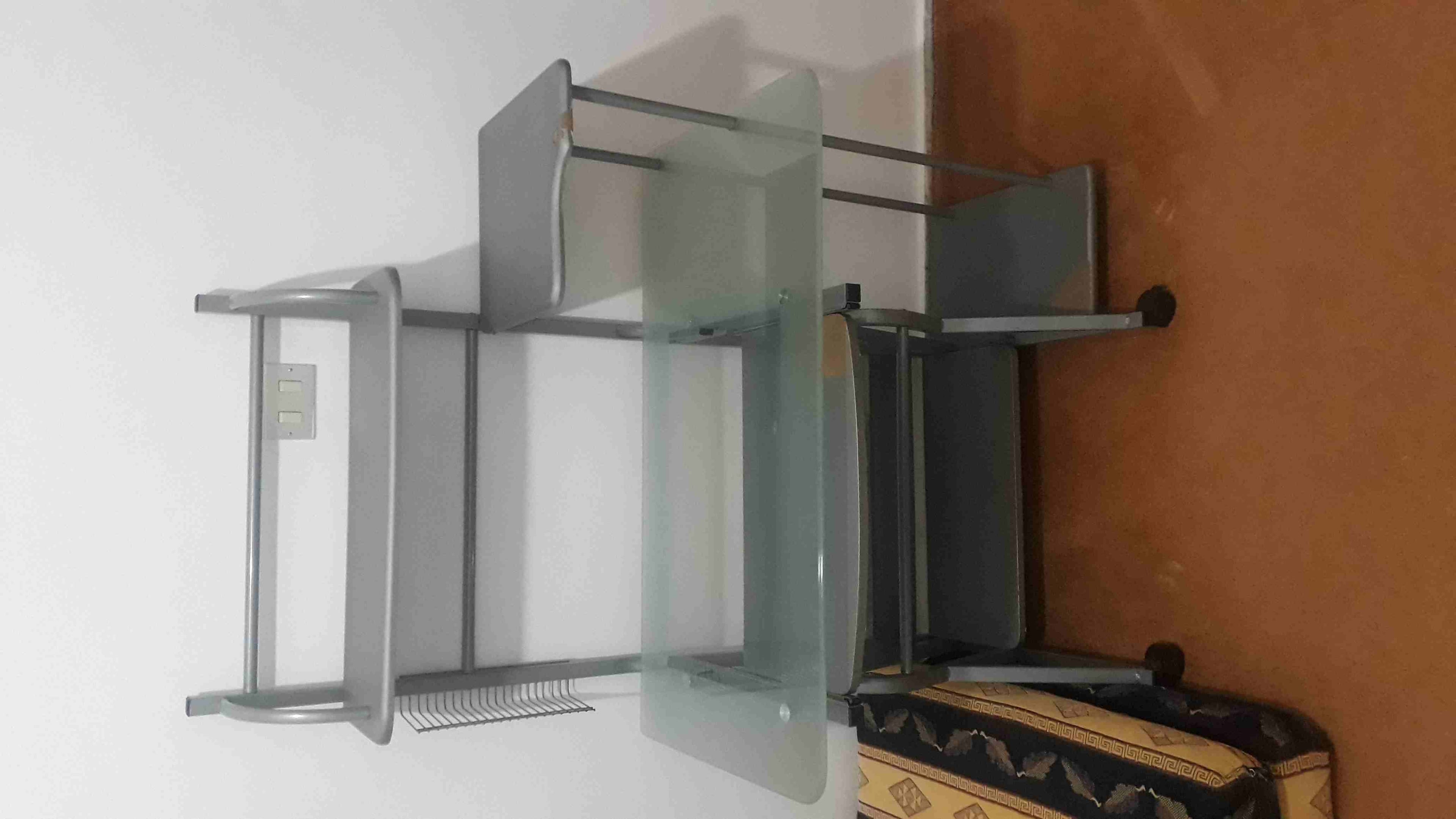 طاولة كمبيوتر
لا تنسَ أنك شاهدت هذا الإعلان في عنكبوت
طاولة كمبيوتر
موضحة بالصور...