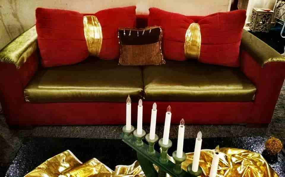 طقم كنب تركي راقي جدا وجميل مفصل تفصيل خشب سويدي ثقيل مع طاولة وسط لاصحاب الذوق
لا تنسَ أنك شاهدت هذا الإعلان في عنكبوت...