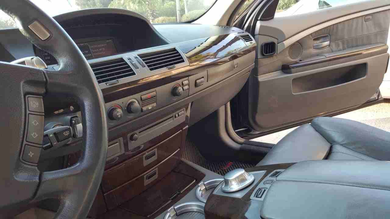 BMW 735li 2002
لا تنسَ أنك شاهدت هذا الإعلان في عنكبوت
محرك 4400cc . فتحة . حساسات . شاشه . ت...