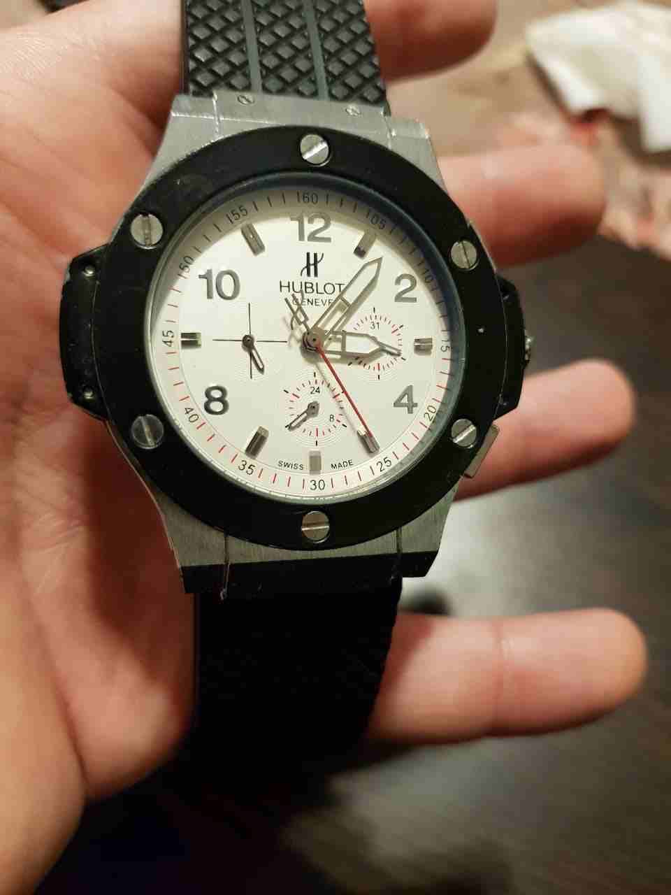 ساعه hublot
لا تنسَ أنك شاهدت هذا الإعلان في عنكبوت
ساعة HUBLOT كوبي جديده جميع العدادات شغاله
ت...