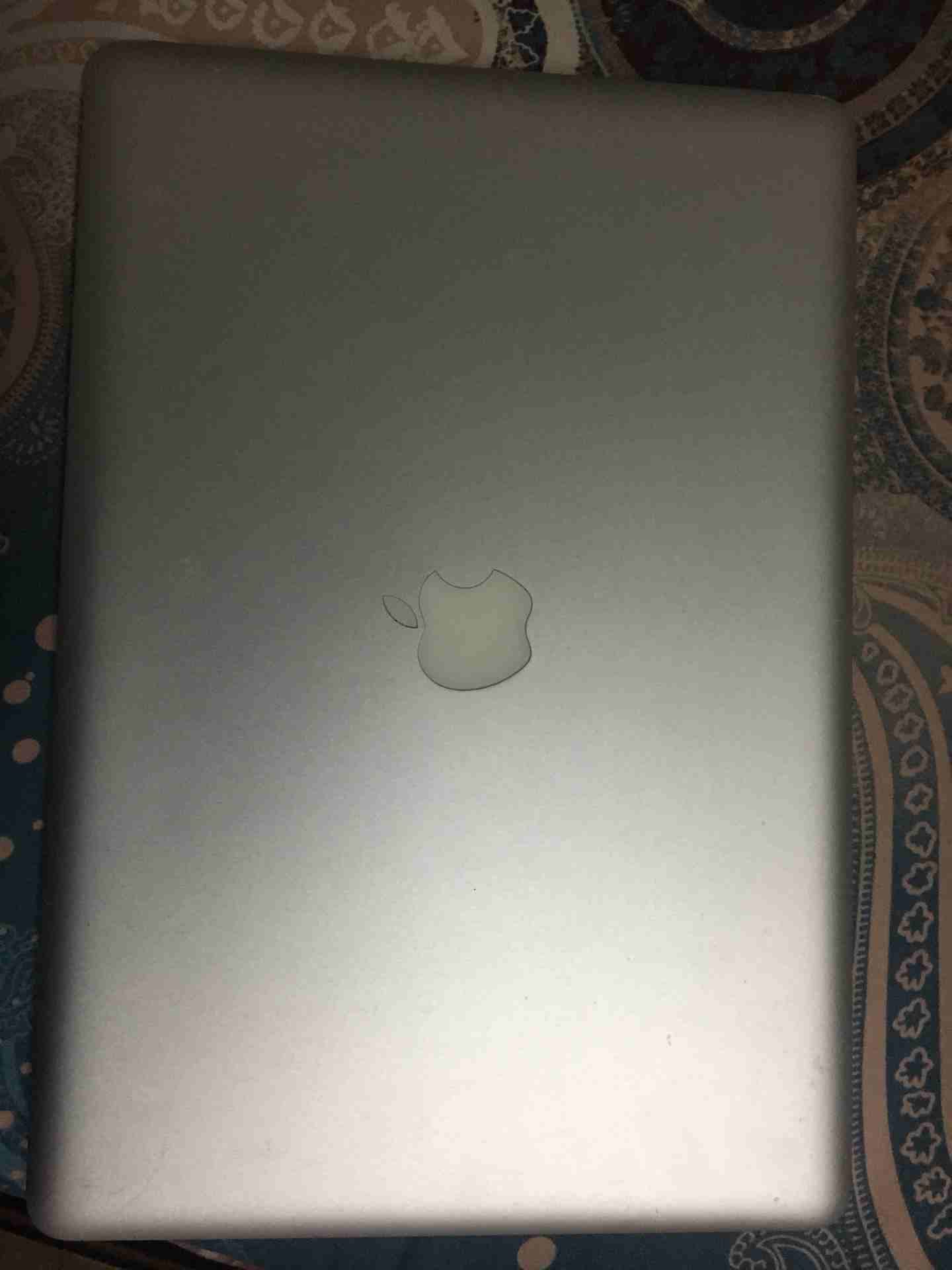 MacBook i7 2012
لا تنسَ أنك شاهدت هذا الإعلان في عنكبوت
المواصفات موجودة في الصورة
الجهاز نظيف...