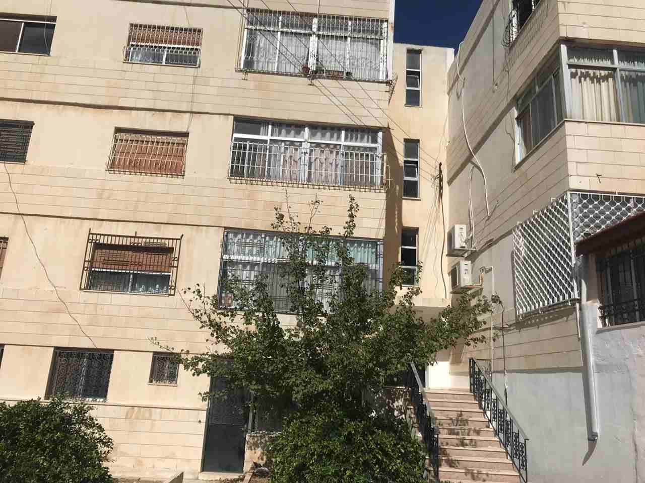 شقه مميزة للبيع
لا تنسَ أنك شاهدت هذا الإعلان في عنكبوت
شقة للبيع مقابل البوابة الشمالية للجامعة...