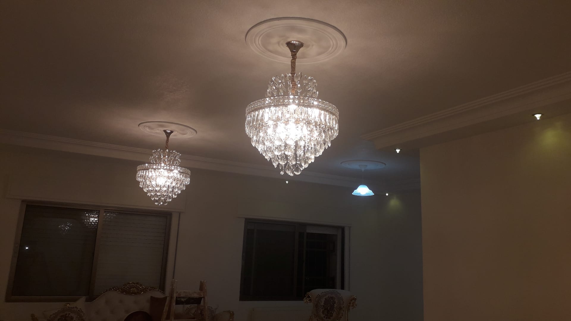 كهربائي منازل وصيانة الأعطال المفاجئة خدمة 24ساعه 0798917956
لا تنسَ أنك شاهدت هذا الإعلان في عنكبوت...
