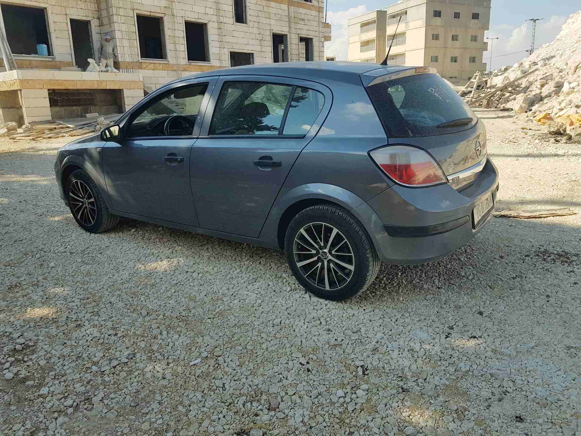 اوبل استرا2006 جير عادي
لا تنسَ أنك شاهدت هذا الإعلان في عنكبوت
جميع التفصيلات المهمه مذكوره باول...
