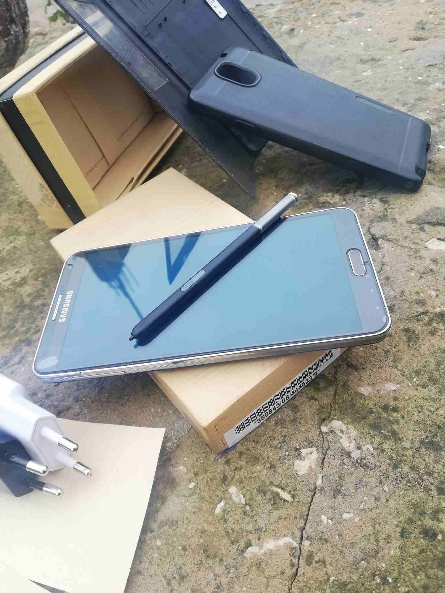 هاتف للبيع Not3
لا تنسَ أنك شاهدت هذا الإعلان في عنكبوت
نوت 3 للبيع جهاز على وضع شركه موصفات
رام...