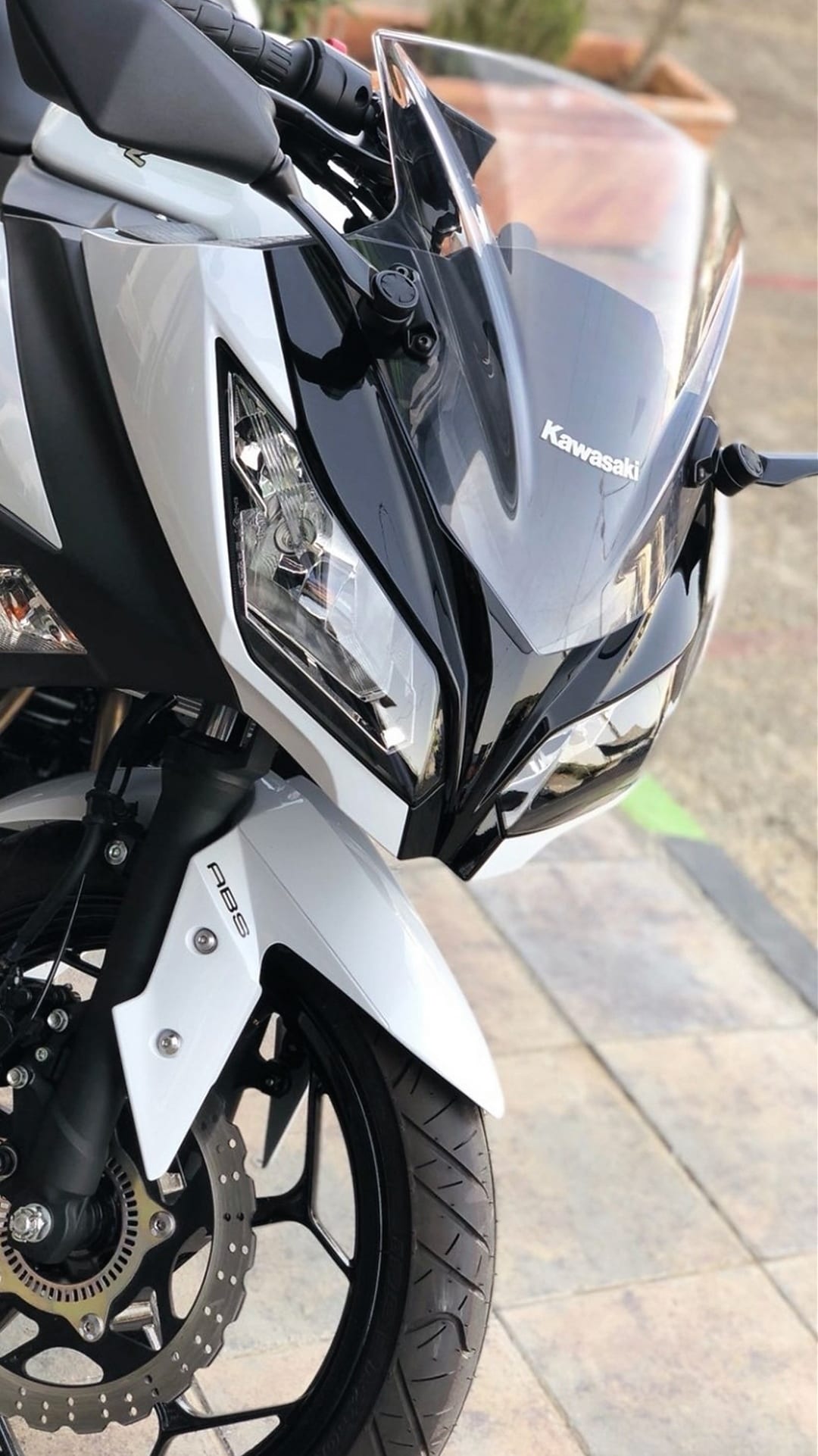 kawasaki ninja 300 2017
لا تنسَ أنك شاهدت هذا الإعلان في عنكبوت
- نينجا 300
- لون ابيض لؤلؤي...