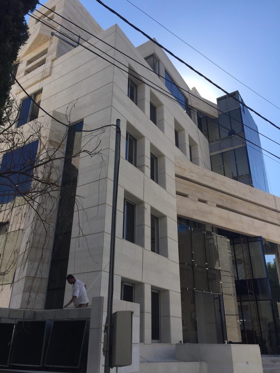عيادات طبية و مساحات طبية و تجارية مميزة في شارع ابن خلدون بالقرب من مستشفى الخالدي
لا تنسَ أنك شاهدت هذا الإعلان في عنكبوت...
