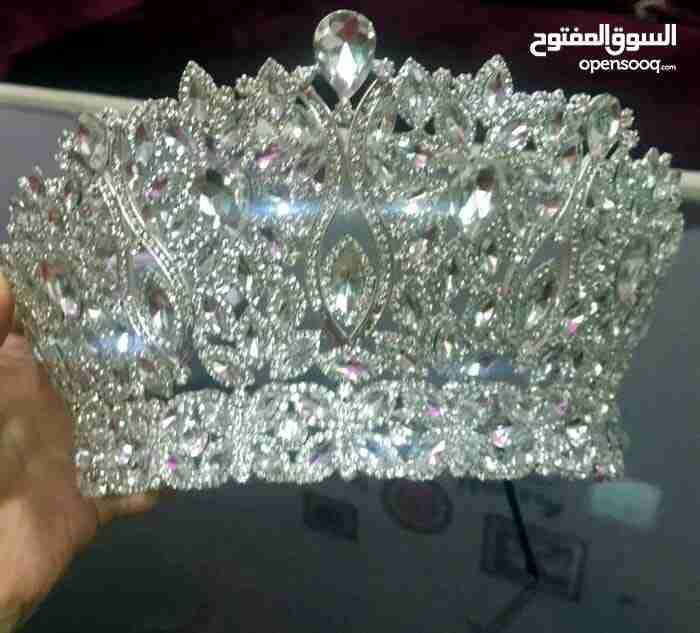 بدلة عروس قصيرة ملبوسة فقط مرتين مع (باكلس) والتاج جديد لم يلبس
لا تنسَ أنك شاهدت هذا الإعلان في عنكبوت...