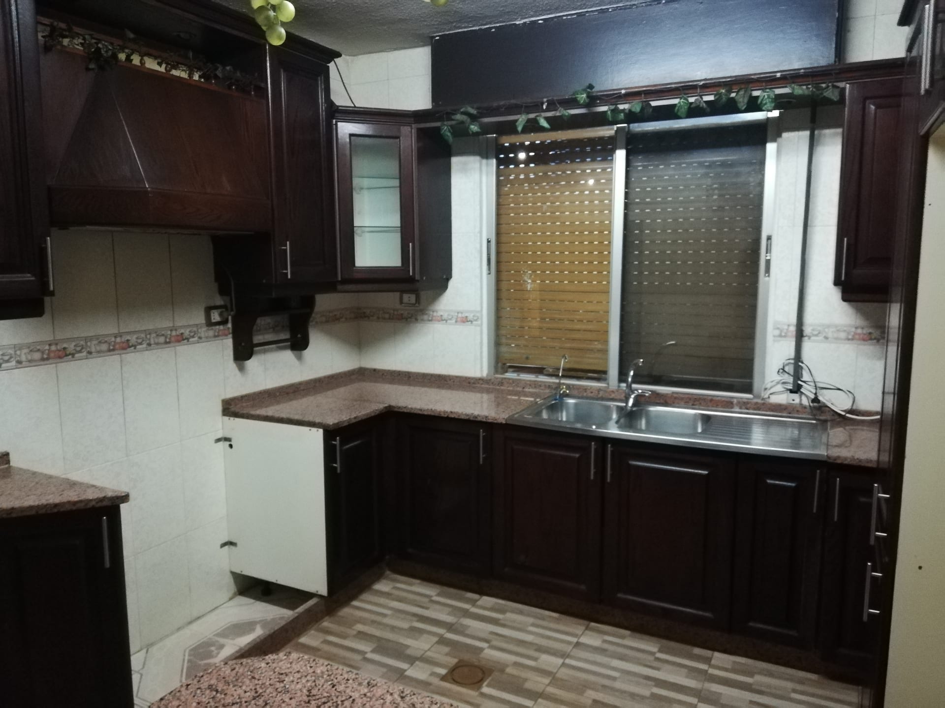 شقه للإيجار في أبو نصير
لا تنسَ أنك شاهدت هذا الإعلان في عنكبوت
بسم الله الرحمن الرحيم
من ال...