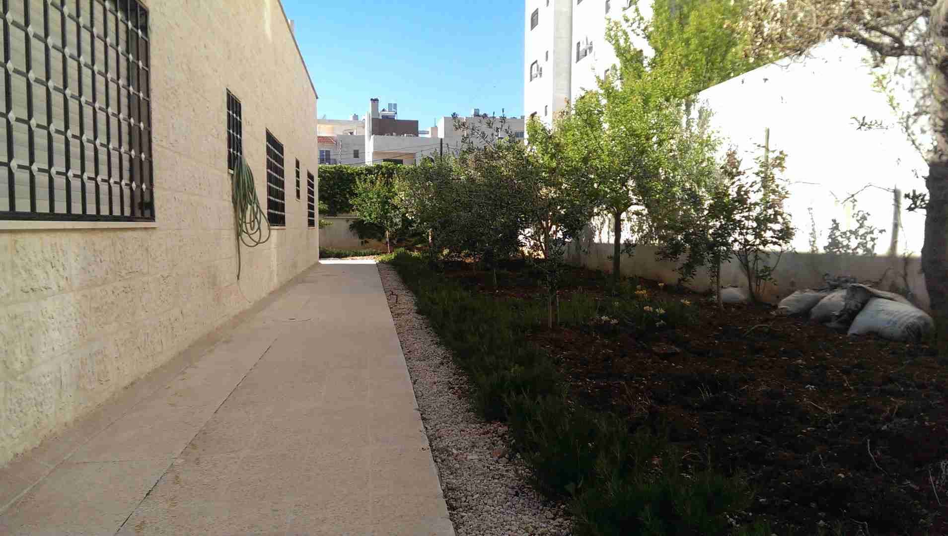 Villas is available for sale or rent in Amman
لا تنسَ أنك شاهدت هذا الإعلان في عنكبوت
Villa a...