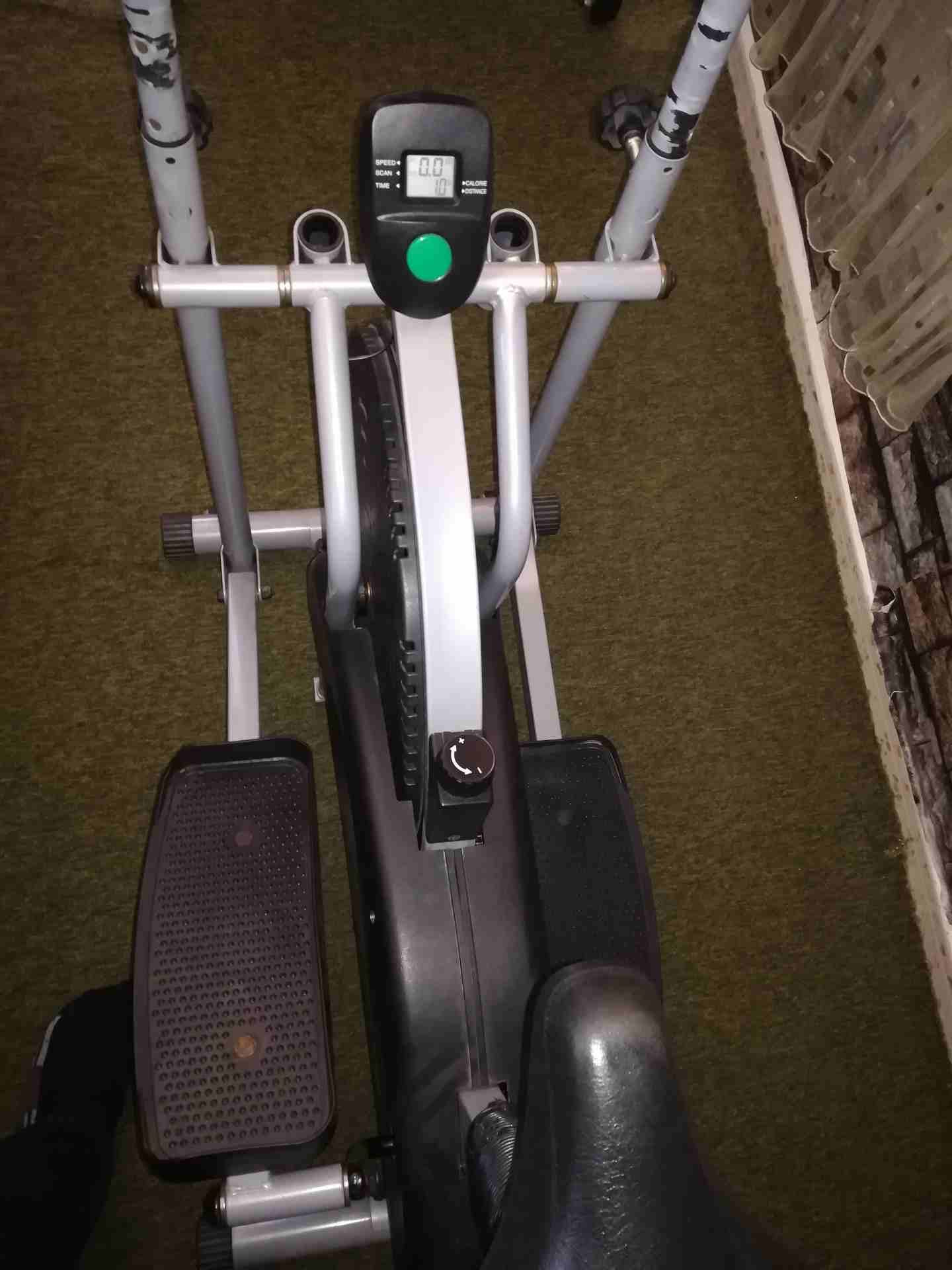 جهاز بسكليت وكروس رياضي نوع اوربتراك.
لا تنسَ أنك شاهدت هذا الإعلان في عنكبوت
جهاز بسكليت وكروس ا...
